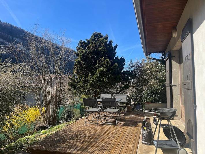 Gîte pour 6 personnes, avec Terrasse et Vue dans Lac de Nantua - 4