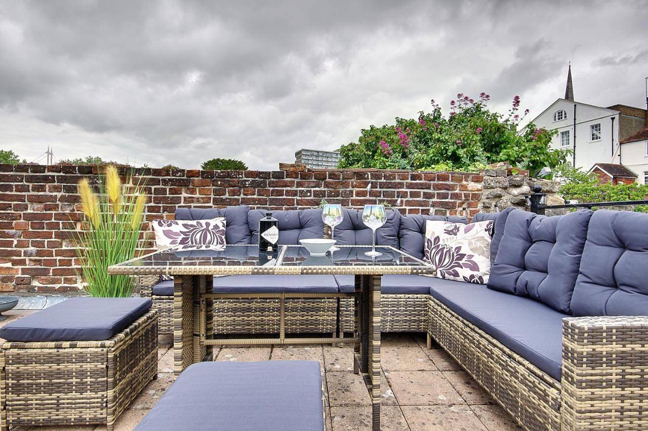 Three-Bedroom Townhouse in Southampton, South East England