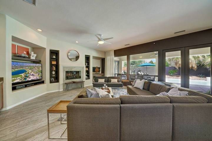 Vacation rental for 17 people, with garden and hot tub, with pets in Indio (CA)