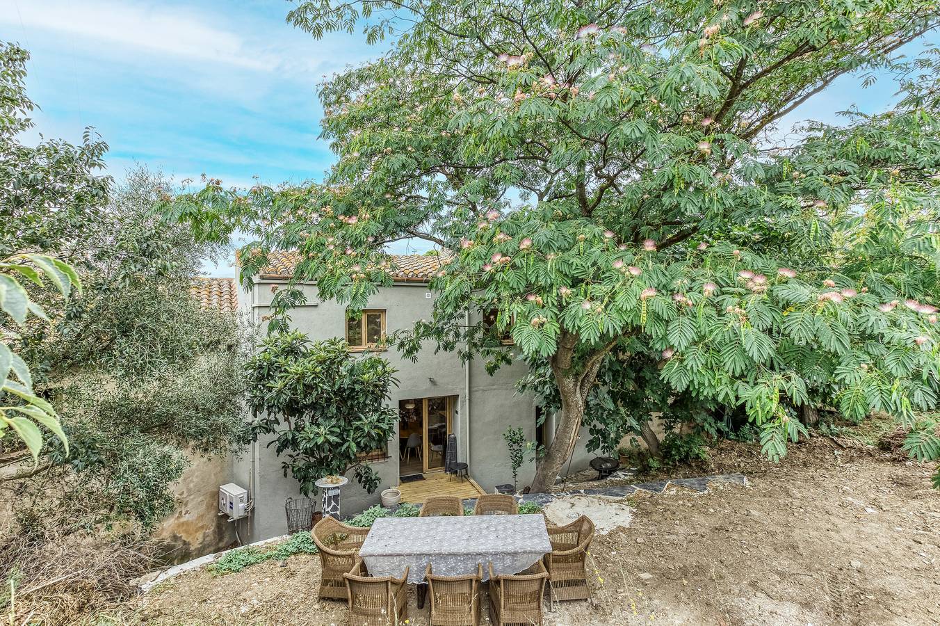 Casa 'Gall' met uitzicht op de bergen, Wi-Fi en airconditioning in Espolla, Upper Empordà