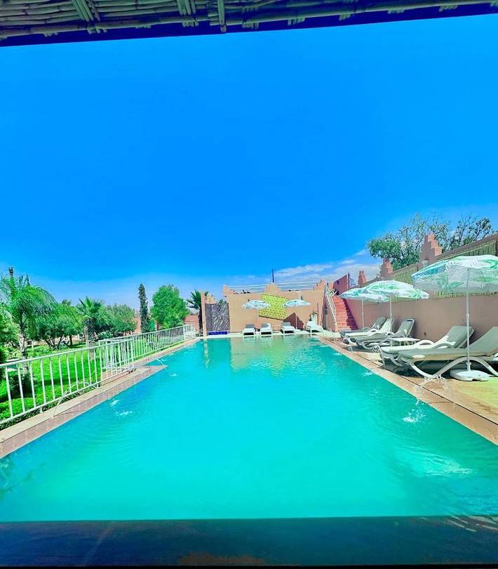 Chambre d’hôte pour 2 personnes, avec piscine et sauna ainsi que vue et jardin, animaux acceptés