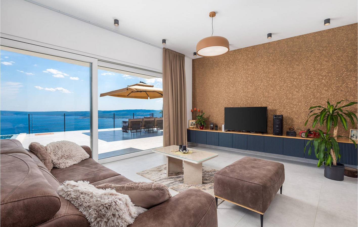 Geräumige 2-Zimmer-Wohnung mit Pool, WLAN und 2,5 km Entfernung zum Strand in Crikvenica, Primorje-Gorski Kotar