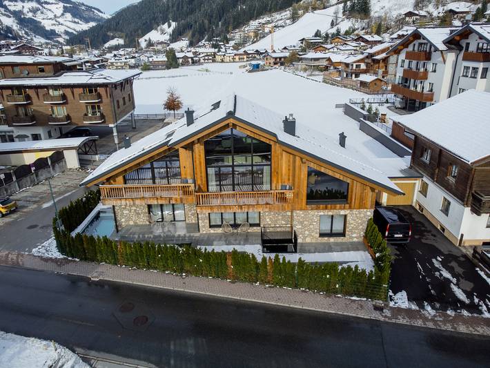 Chalet für 6 Personen, mit Pool und Ausblick sowie Garten und Sauna in Großarl