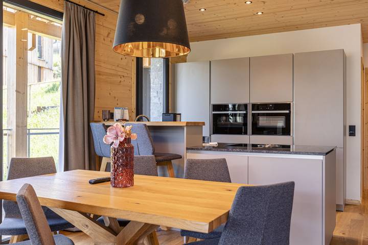 Ferienwohnung für 4 Personen, mit Balkon und Terrasse sowie Sauna in Haus