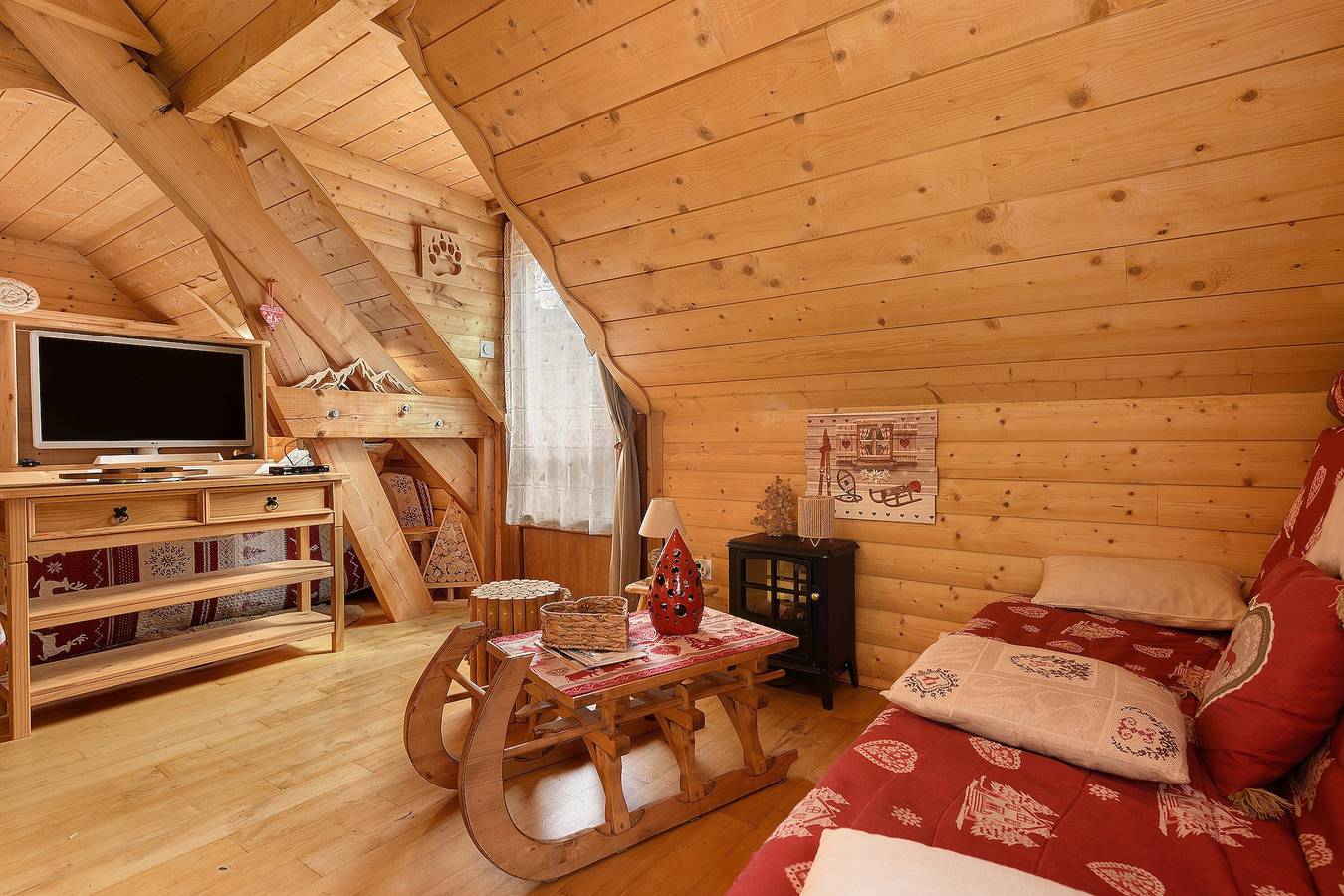 Cozy chalet with stunning mountain views – perfect for families or friends in Gèdre, Pyrenéernas nationalpark