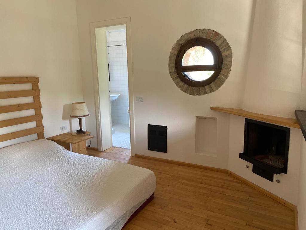Double or Twin Room with Balcony in Serramazzoni, Province de Modène