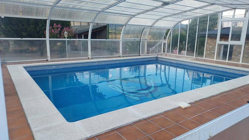 Chalet para 12 personas, con vistas y piscina además de jardín y terraza en El Bierzo - 4