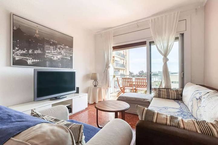 Apartamento de vacaciones para 8 personas, con balcón además de jardín y piscina - 1