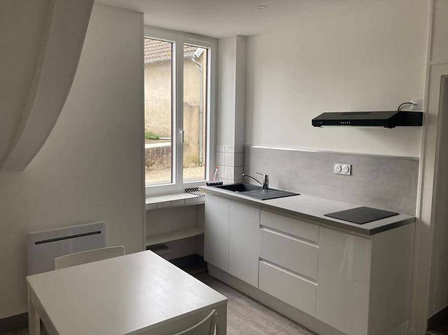 Appartement entier, Charmant F2 en centre bourg in Huisseau-sur-Cosson, Sologne
