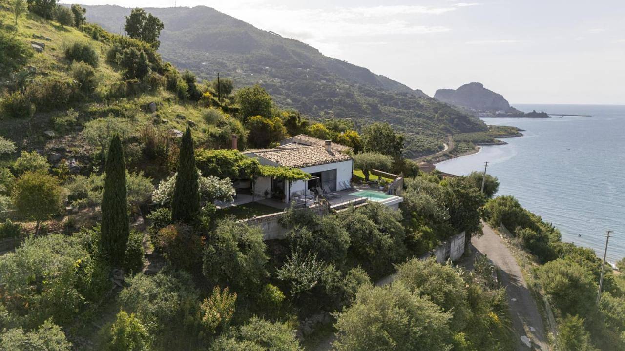 Villa Talia 4 by Massimo Villas in Sant'Ambrogio, Cefalù (Comune)