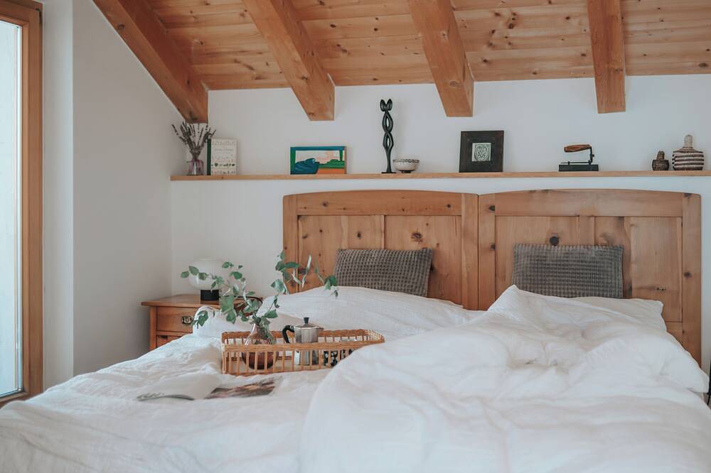 Ganze Wohnung, Ruhige, sehr sonnige Lage mit phänomenalen Ausblick über Meran und Umgebung. in Hafling, Sarntaler Alpen
