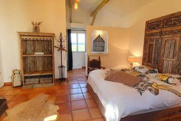 Gîte pour 2 personnes, avec piscine ainsi que terrasse et jardin à Vestric-et-Candiac
