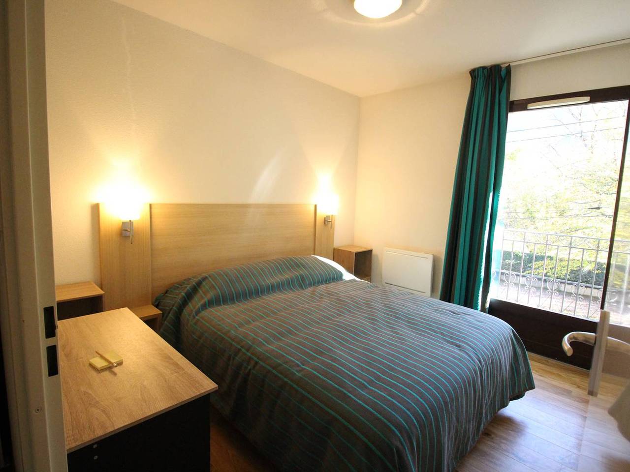 Appartement entier, Charmant T2 avec balcon, parking et lave-linge près du parc in Luchon-Superbagnères, Bagnères-de-Luchon