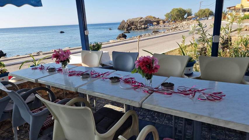 Location de vacances pour 2 personnes, avec piscine ainsi que jardin et vue dans Palaiochora - 4