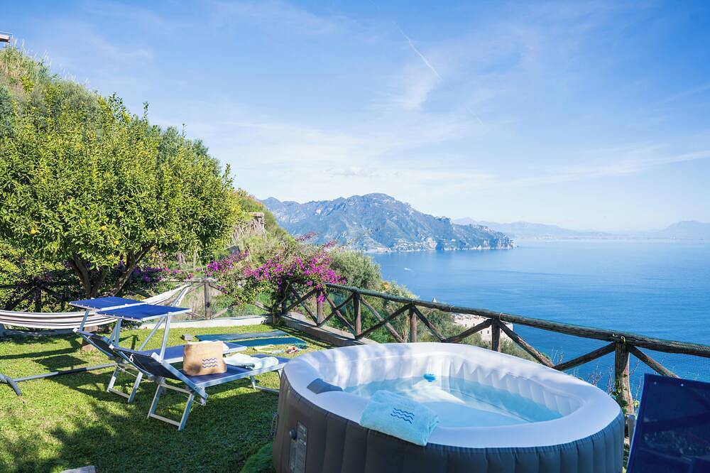 Casa Nenno with garden-solarium and beautiful view of the sea and the coast in Conca dei Marini, Amalfikust