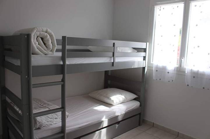 Single-storey villa, large plot, close to lake and ocean in Hourtin, Regionaler Naturpark Médoc