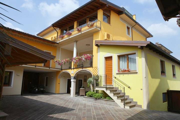 Agriturismo per 3 persone, con Terrazza a Moniga del Garda