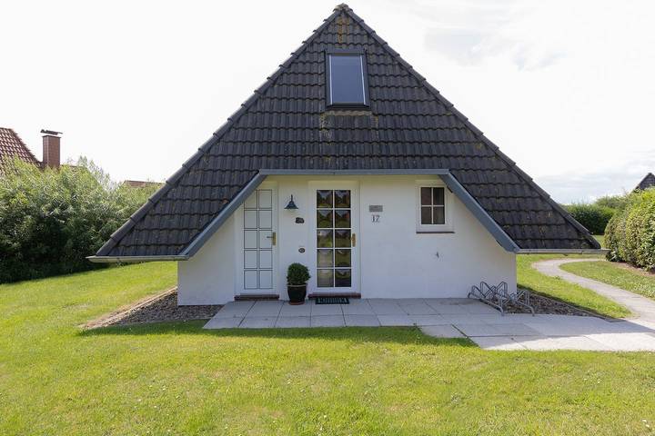 Ferienhaus für 4 Personen, mit Terrasse und Garten in Dorum