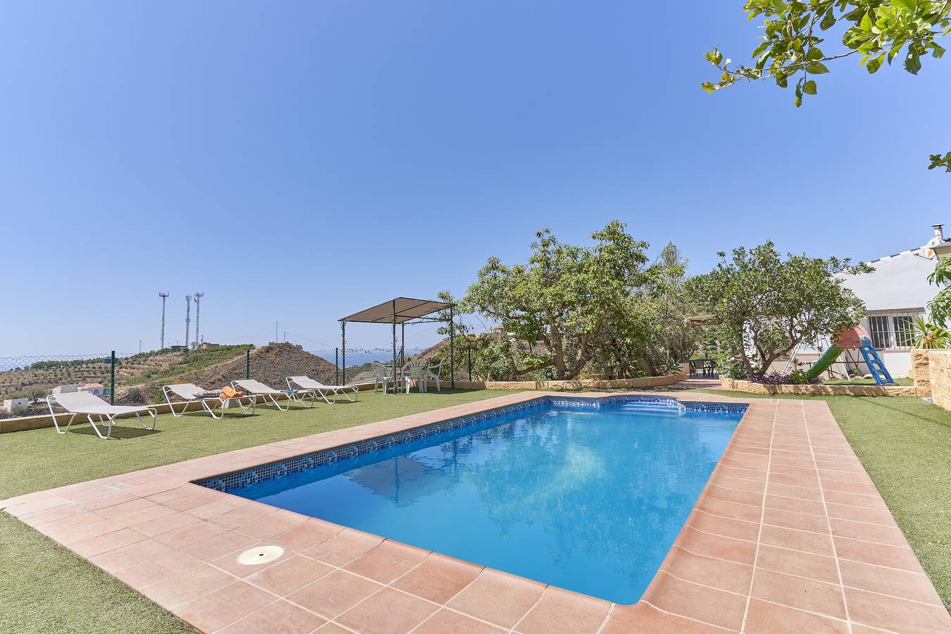 Vakantiehuis 'Villa Torrox Costa' met Uitzicht op Zee, Zwembad, Tuin & Wifi in Torrox, Costa del Sol