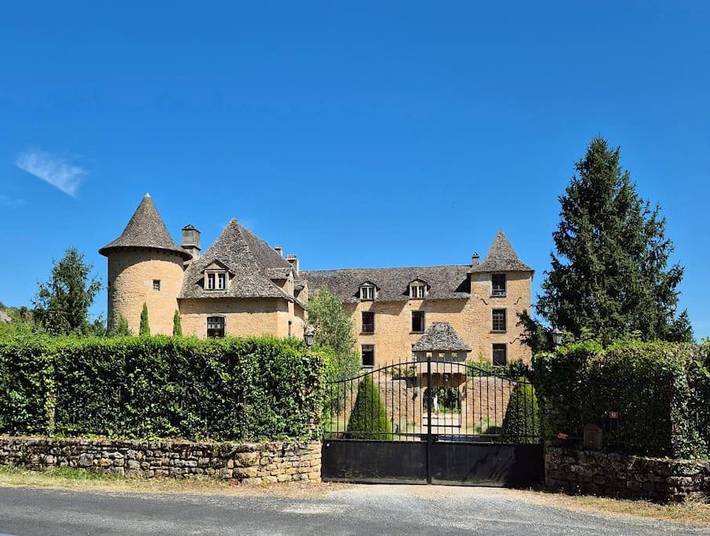 Location de vacances pour 20 personnes, avec piscine ainsi que vue et jardin, animaux acceptés à Saint-Médard-de-Presque - 2