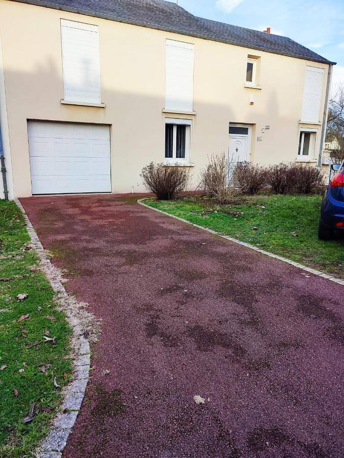 Appartement de vacances entier, Double Room with Shared Bathroom in Saint-Laurent-Nouan, Sologne