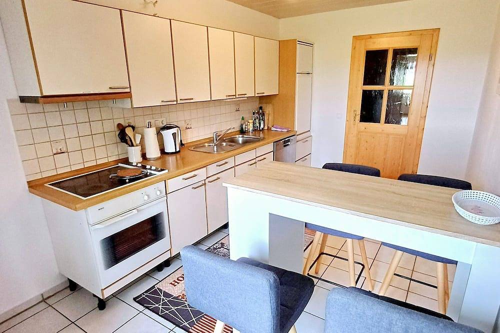 Ganze Wohnung, Ferienwohnung 65qm für max. 4 Personen in Breitbrunn am Chiemsee, Chiemsee
