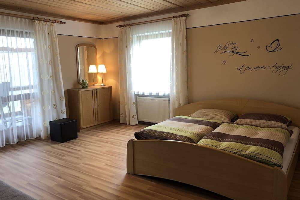 Ganze Wohnung, Schöne familienfreundliche Ferienwohnung in ruhiger Lage für 5 Personen in Teisnach, Ostbayern