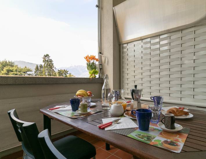 Gîte pour 5 personnes, avec Balcon et Terrasse ainsi que Vue et Vue sur le lac à Lierna - 2