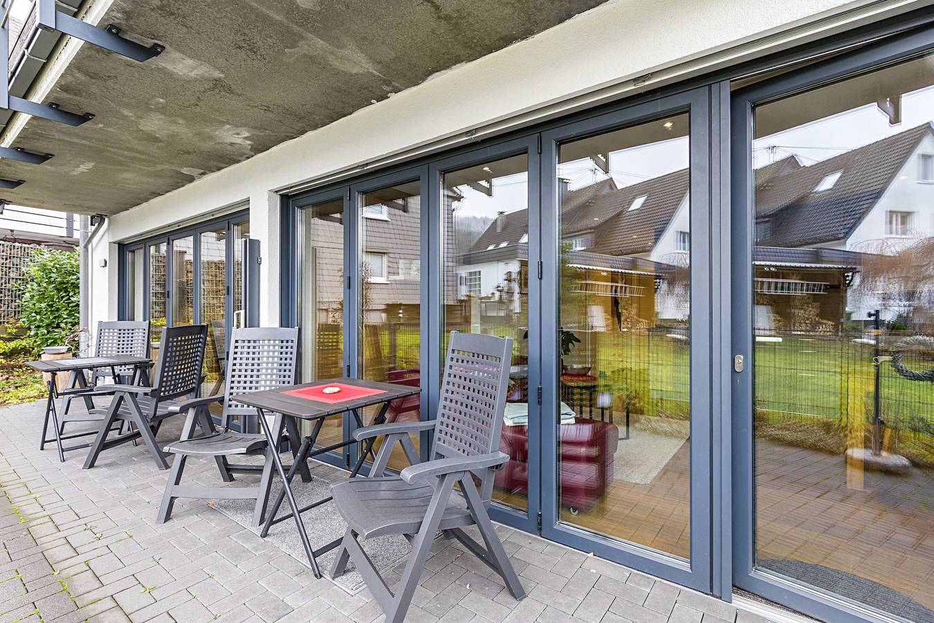 Ganze Wohnung, Ferienwohnung 'Amsel A, 50qm' mit Bergblick, privater Terrasse und Wlan in Lennestadt, Sauerland