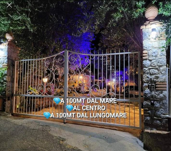 Appartamento per 5 persone, con Balcone e Terrazza nonché Giardino e Panorama a Marina di Camerota