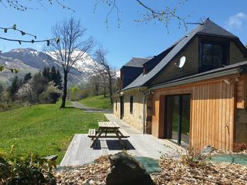 Gîte pour 6 personnes, avec terrasse ainsi que jacuzzi et jardin, animaux acceptés dans les Hautes-Pyrénées