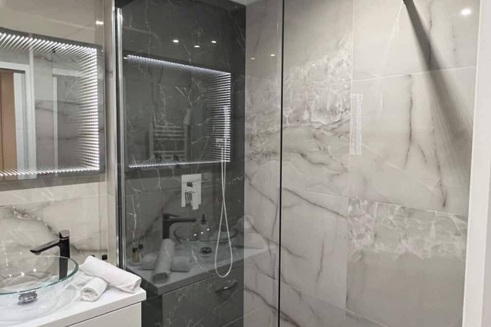 Apartamento entero, Passion Airbnb - Logement Deux Pièces Avec Jacuzzi Privatif in Estrasburgo, Región de Estrasburgo