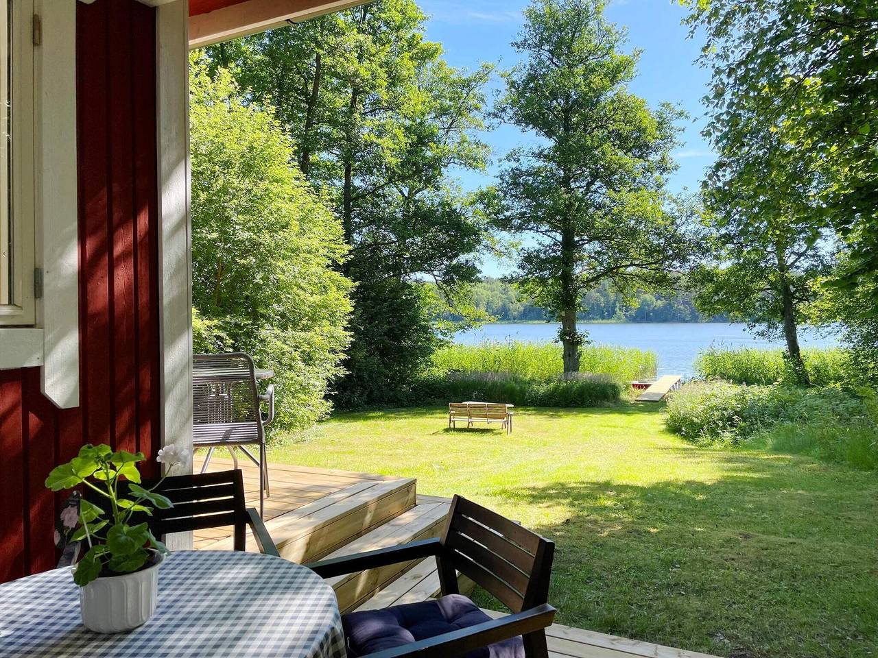 Hütte am See in Sollentuna in Upplands Väsby, Schwedische Ostsee