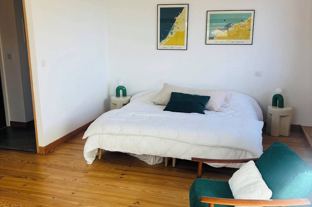 Entire apartment, Apartment spirit house Ciboure in Urrugne, Bayonne region