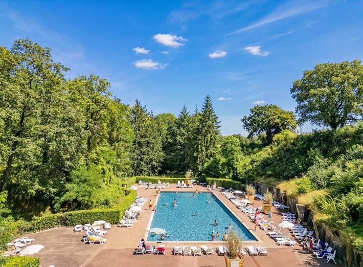 Camping pour 6 personnes, avec terrasse ainsi que jardin et piscine, animaux acceptés dans Essonne - 2