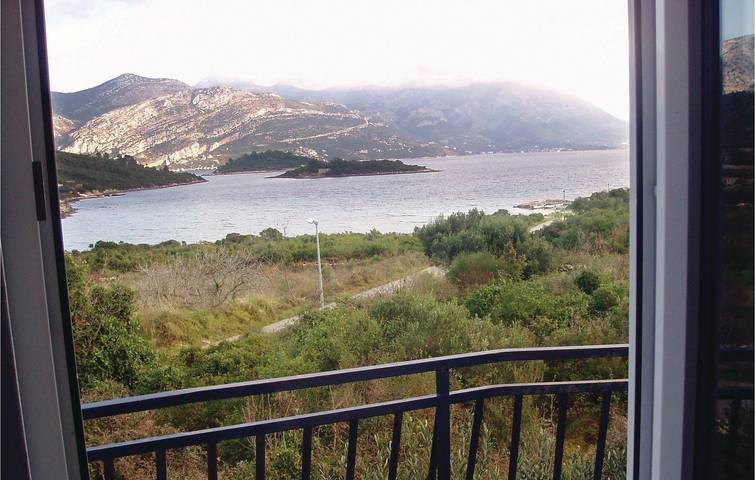 Ganze Ferienwohnung, Gemütliches Apartment am Strand mit Terrasse und Parkplatz – 100 m vom Strand entfernt in Račišće (Dalmatien), Korcula