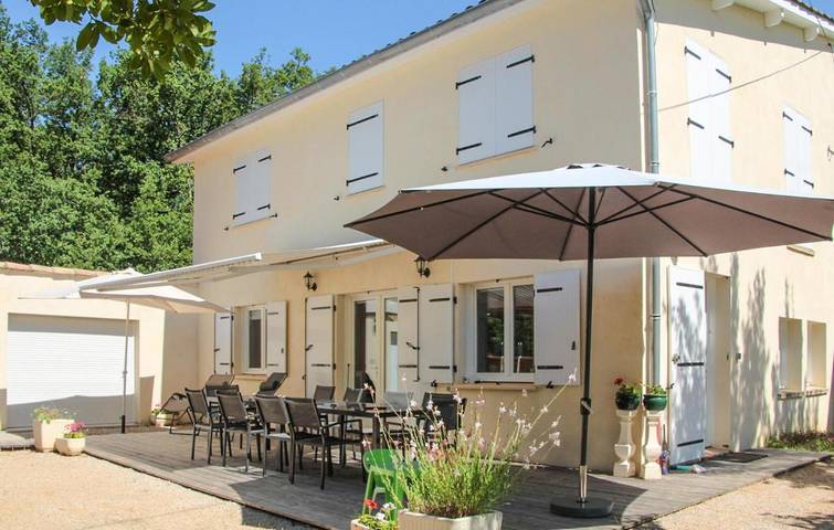 Location de vacances pour 10 personnes, avec jardin ainsi que piscine et terrasse à Monclar-de-Quercy - 3