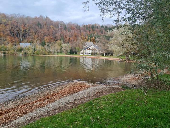 Hôtel pour 2 personnes, avec terrasse, animaux acceptés dans Grand lac de Laffrey - 2