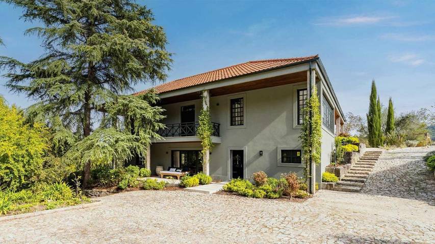 Villa für 10 Personen, mit Balkon und Terrasse sowie Garten und Pool