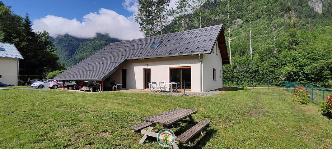 Gîte pour 6 personnes, avec Terrasse et Jardin