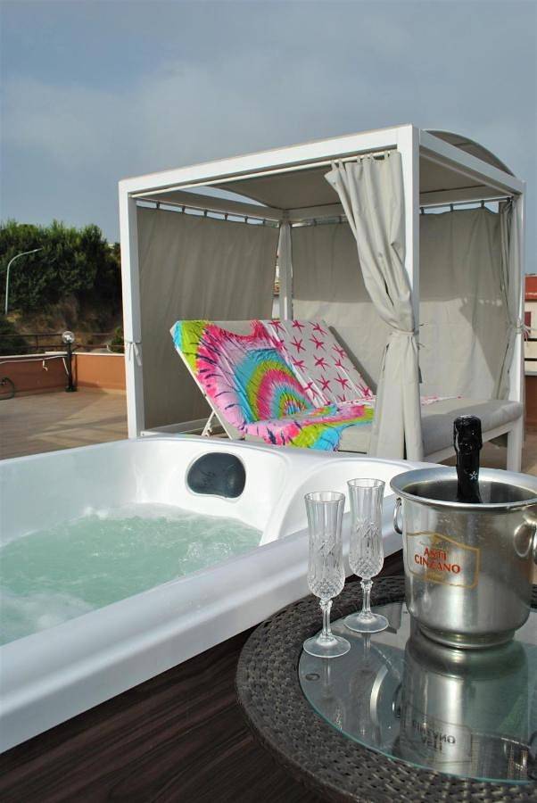 Deluxe Double Room with Extra Bed in Pozzuoli, Napoli e dintorni