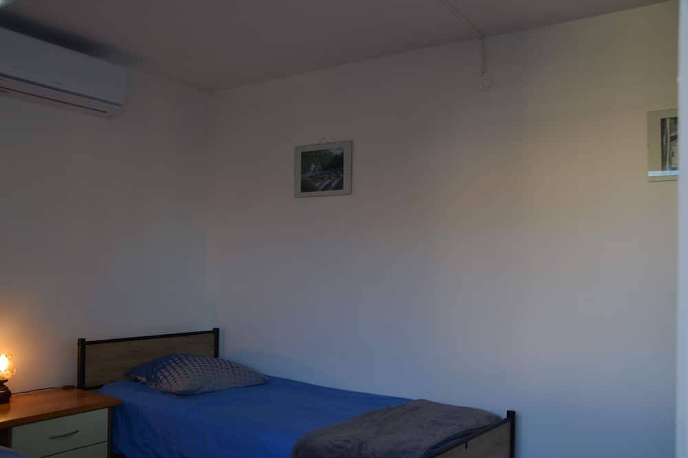 Entire apartment, 65m² air-conditioned apartment with swimming pool in quiet residence in Villeneuve-lès-Béziers, Côte d'Améthyste
