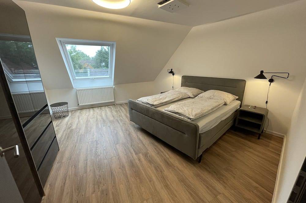 Ganze Wohnung, Hochwertige und gemütliche Ferienwohnung im Ortszentrum Bad Zwischenahn in Zwischenahner Meer, Bad Zwischenahn