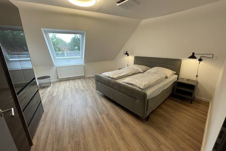 Ganze Wohnung, Hochwertige und gemütliche Ferienwohnung im Ortszentrum Bad Zwischenahn in Zwischenahner Meer, Bad Zwischenahn