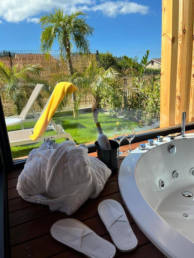 Cabin with Jacuzzi in Praia de Menduiña (Cangas), Cangas