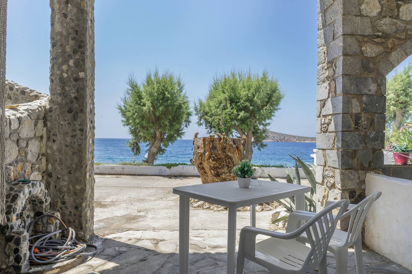 Entire apartment, Apartment 'Syrios Suites No 2' with Sea View, Wi-Fi and Air Conditioning in Mirties, Kalymnos