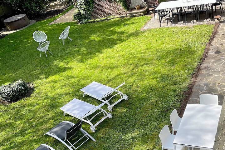 Location de vacances pour 12 personnes, avec terrasse et jardin à Herve