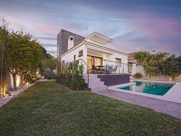 Villa pour 6 personnes, avec Balcon et Terrasse ainsi que Jardin et Piscine à Marbella