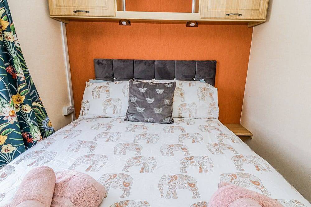 Gm18, pet friendly, country holiday cottage in Aberystwyth in Clarach Bay, Cardigan Bay