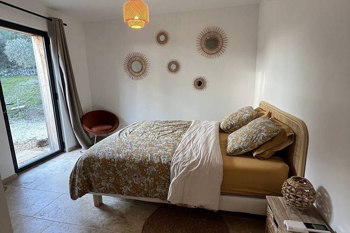 Magnifique villa 10 personnes, avec piscine lagon et vue panoramique. in Saint-Quentin-la-Poterie, Région de Nîmes
